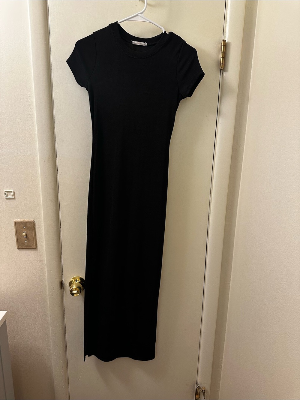 Heart Hips Black Short-Sleeve Maxi Dress